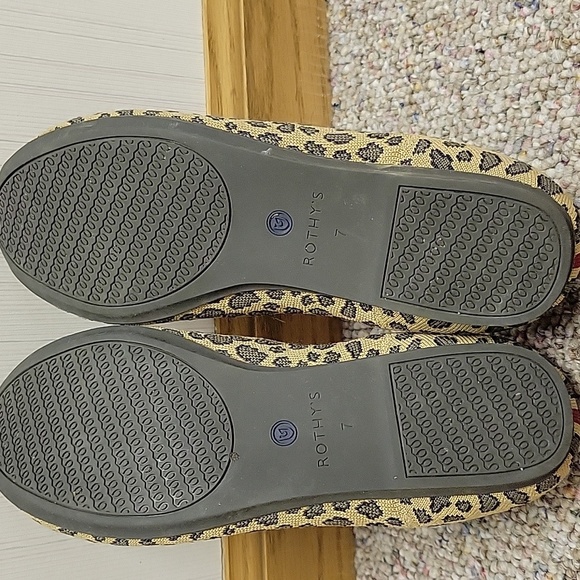 Rothy's, women's Tan and Black Leopard Flats, Sz 7 - Picture 6 of 7